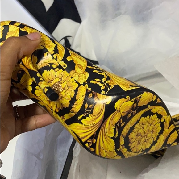 Versace Heels - Picture 4 of 6